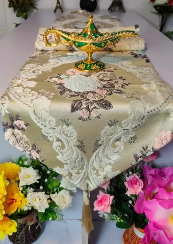 New Model Luxury Embroidered Dining Table Runner Velvet.